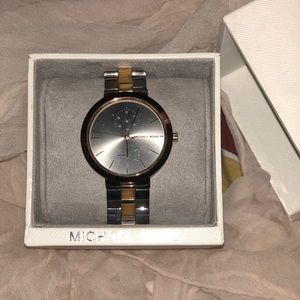 MICHEAL KORS Watch